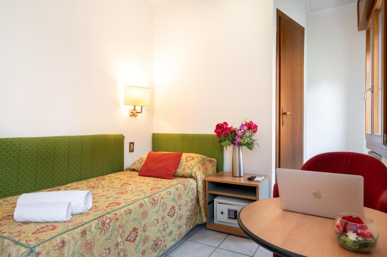 Camelia Rooms Venice Guesthouse ميستر المظهر الخارجي الصورة
