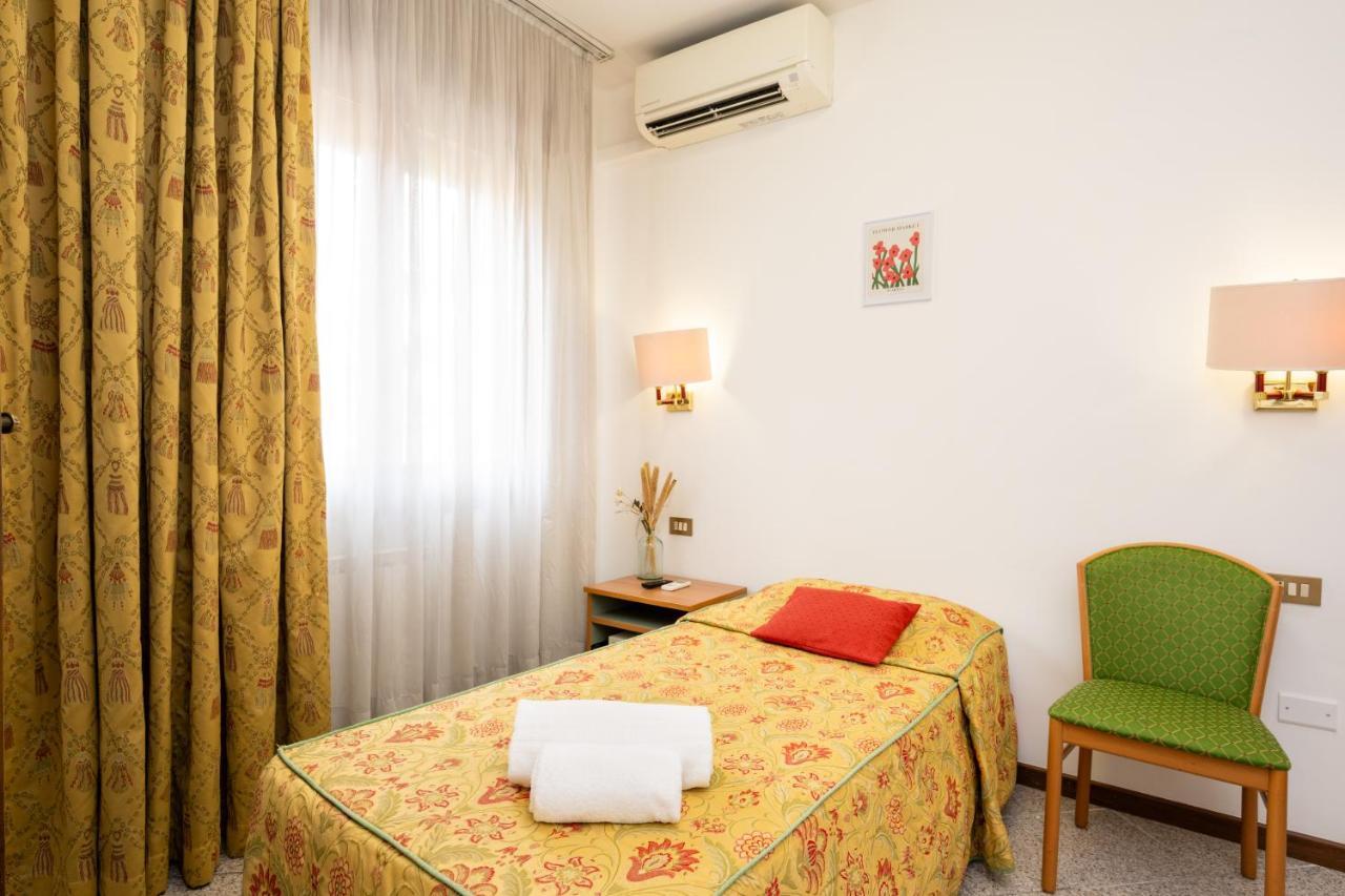 Camelia Rooms Venice Guesthouse ميستر المظهر الخارجي الصورة