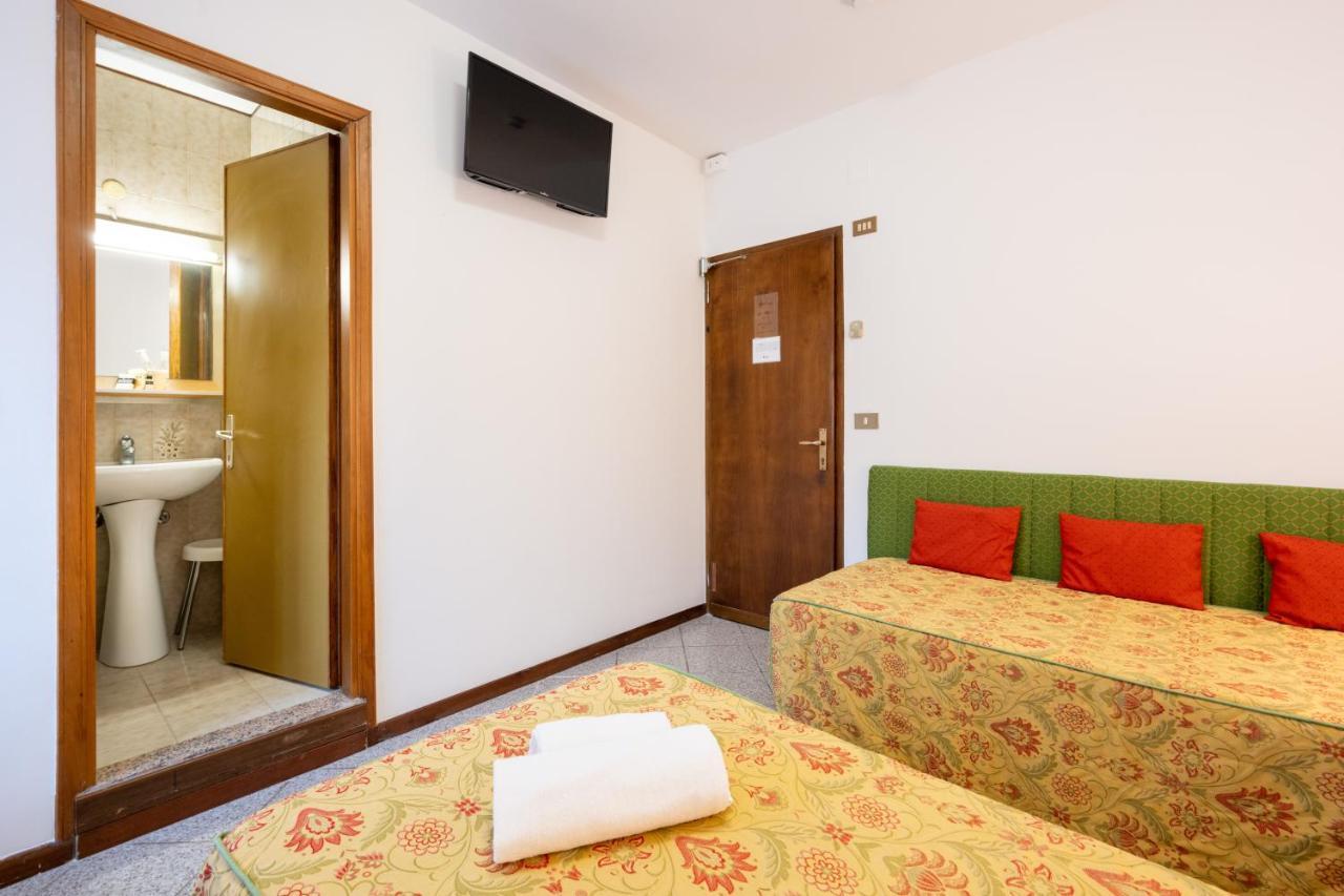 Camelia Rooms Venice Guesthouse ميستر المظهر الخارجي الصورة