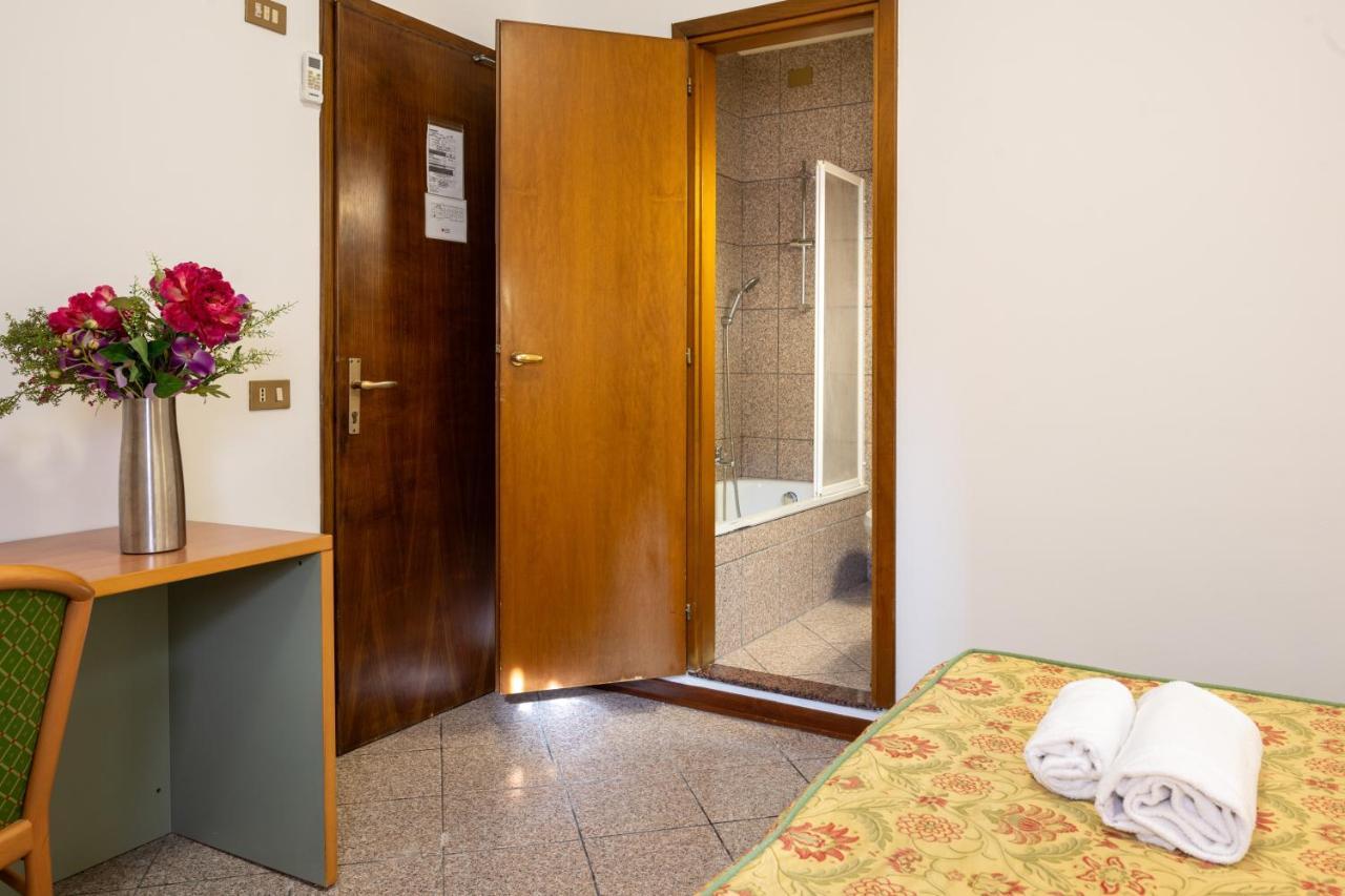 Camelia Rooms Venice Guesthouse ميستر المظهر الخارجي الصورة